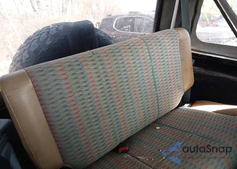 2001 Jeep Wrangler Se z USA, uszkodzony, nr VIN 1J4FA29P21P374177